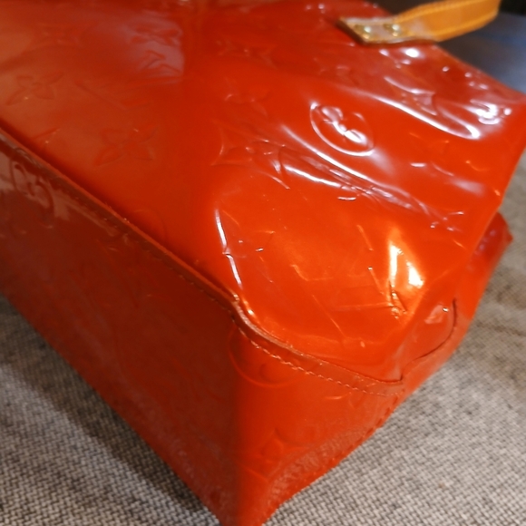Authentic Louis Vuitton Vernis Red Reade PM M91088 - Picture 9 of 16